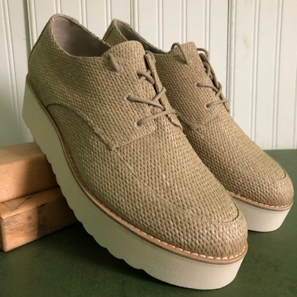 Vince NWT ZINA Casual Platform Sneakers in Raffia